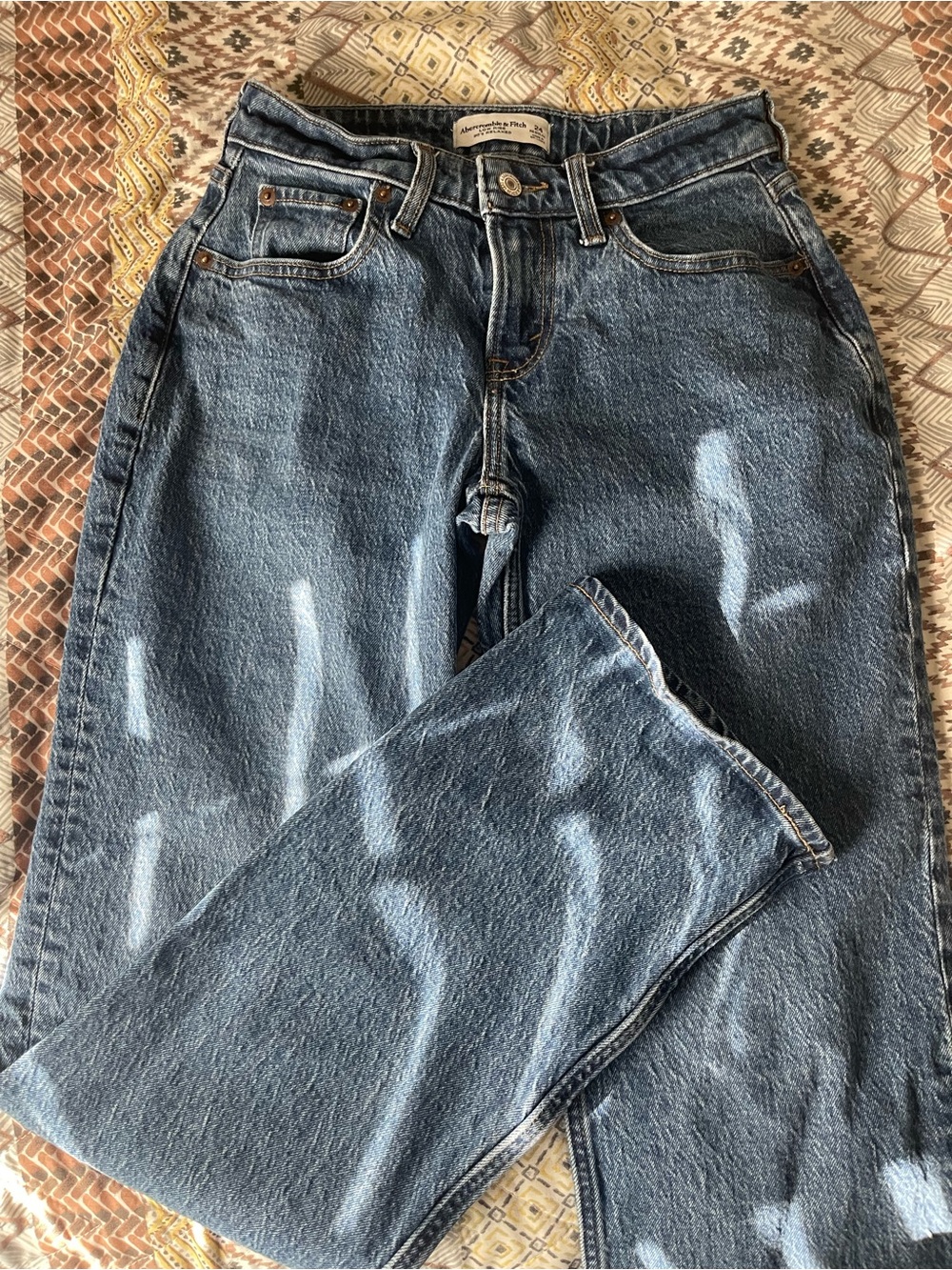 Abercrombie & Fitch Relaxed Straight-Leg Blue Denim Jeans
